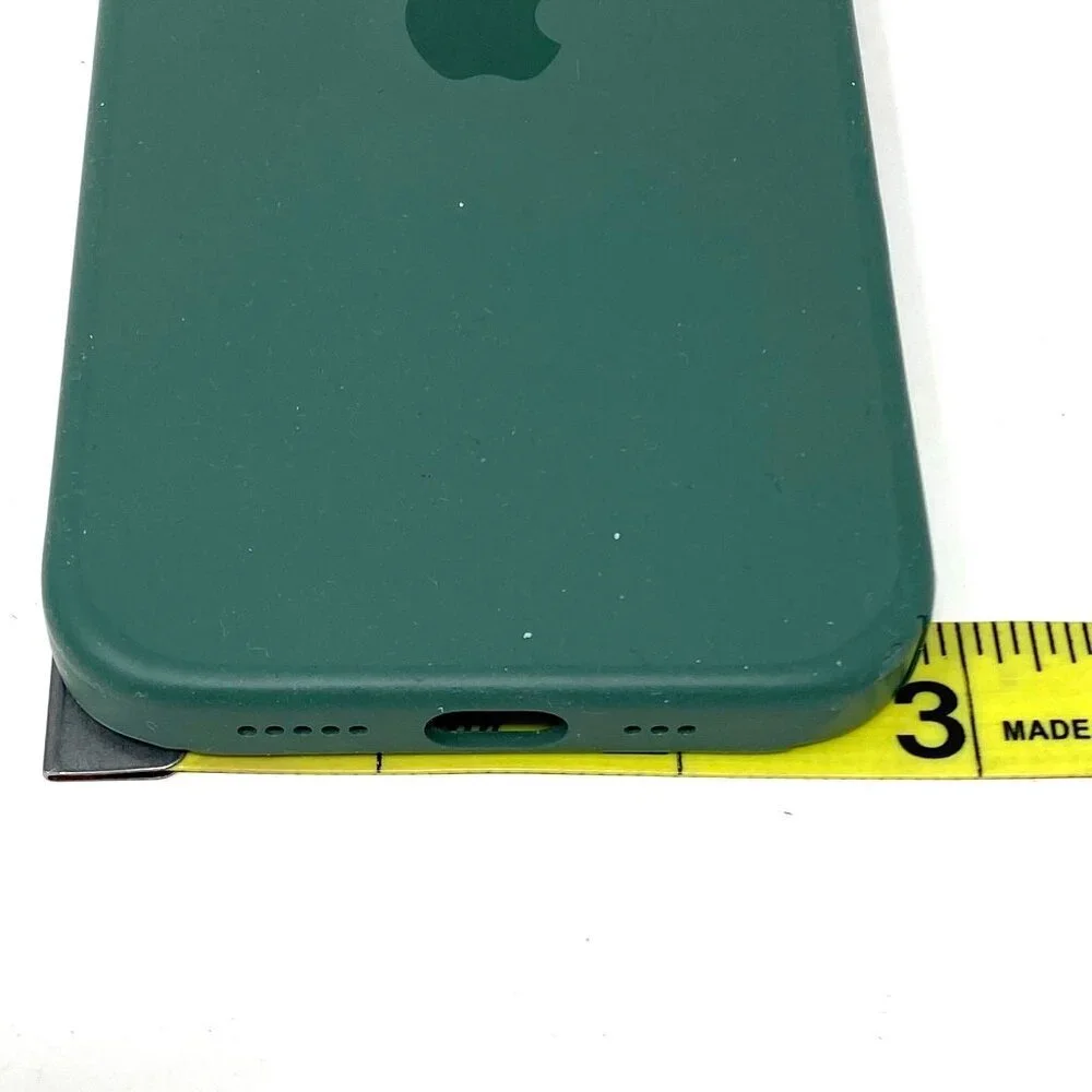 Apple iPhone 13 Silicone Case with MagSafe Green Preowned As Is